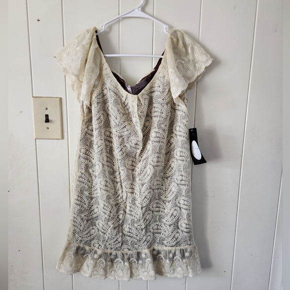 Moon Collection Dresses & Skirts - NWT Moon Collection Cream Lace Mini Dress Size S